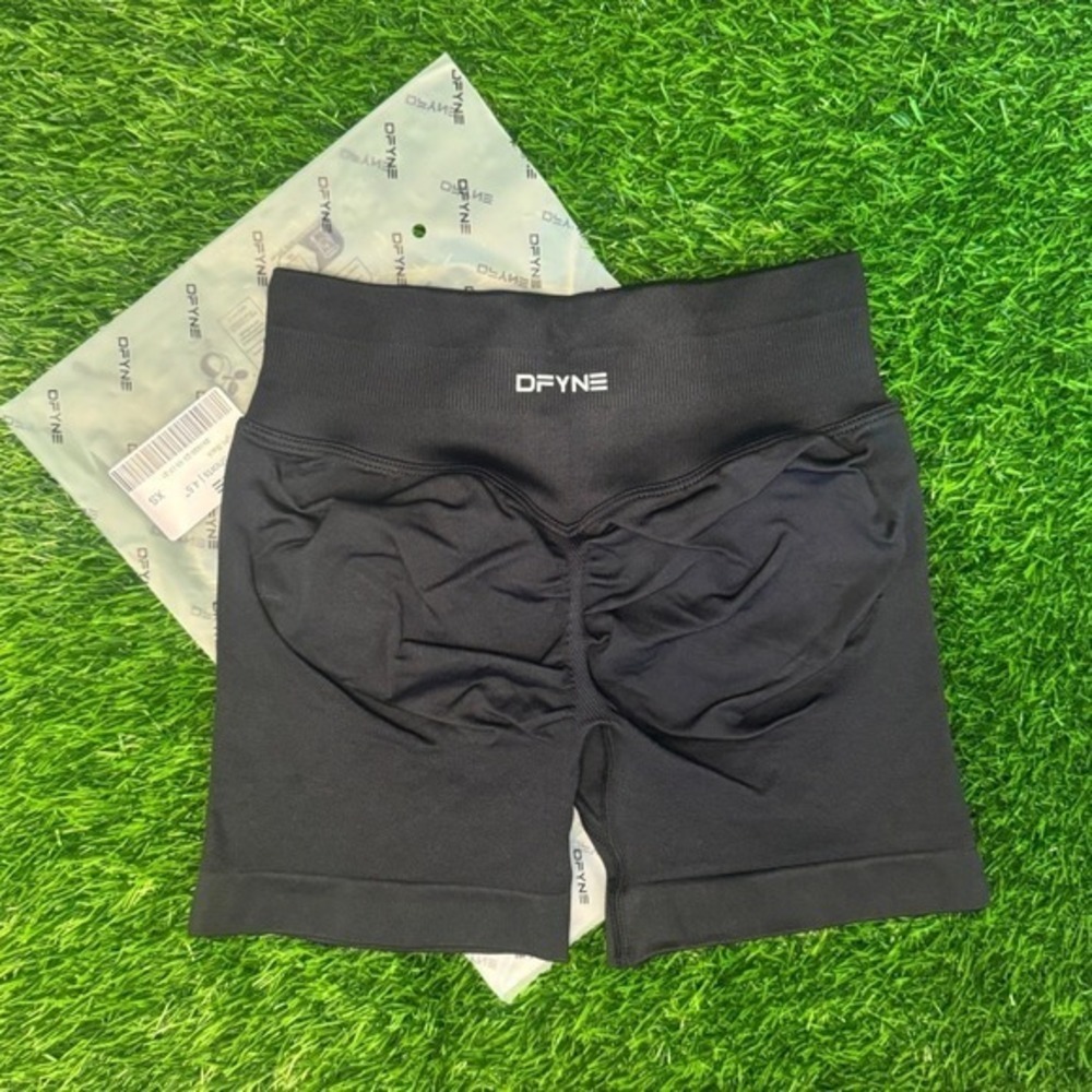 DFYNE Women's Black Athletic Scrunch-Back Shorts